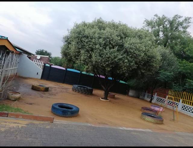BUSINESS FOR SALE IN VANDERBIJLPARK CW 6